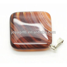 Pendentif en pierre semi-précieuse en sardonyx rhombus naturel